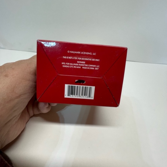 Hallmark 2017 Yellow Smile Surprice face Emijo Christmas Ornament - Picture 4 of 6